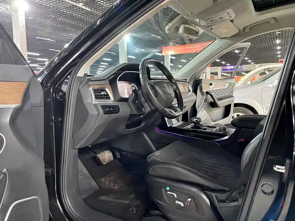 Hongqi HS7 2022