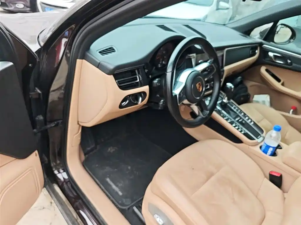 Porsche Macan 2019 — фото 16