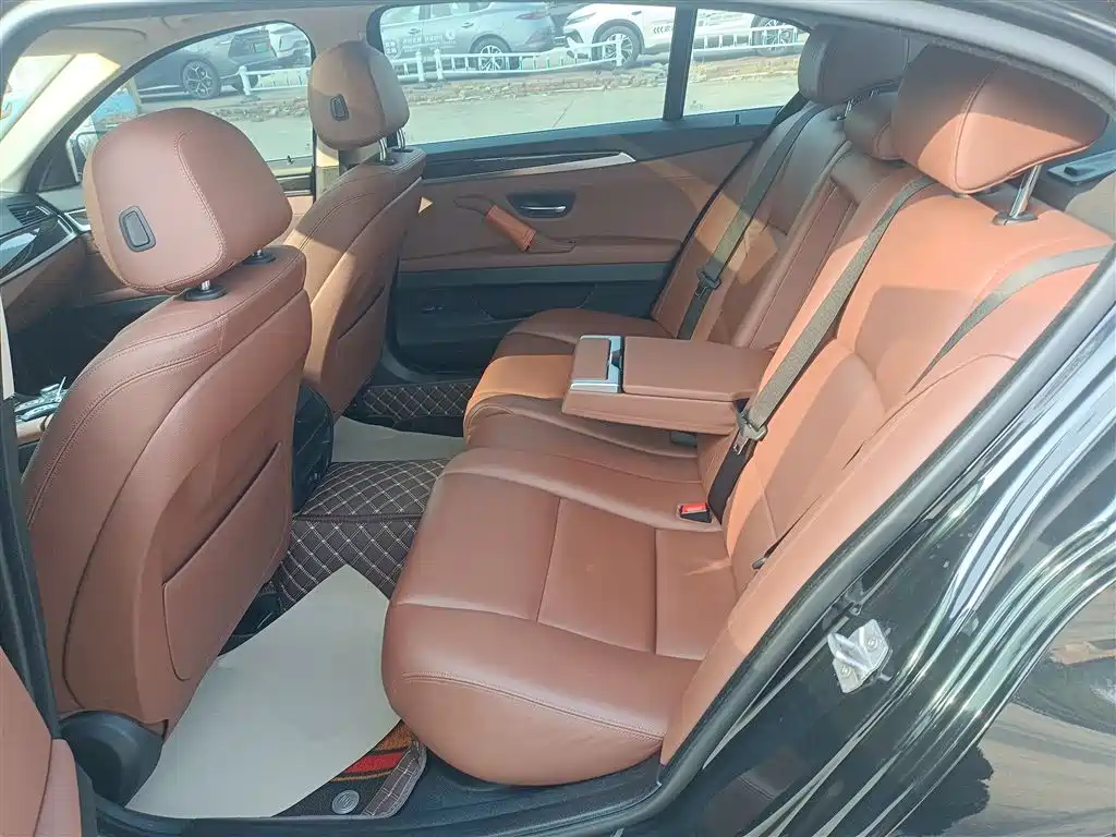 BMW 5 Series 2016 — фото 17