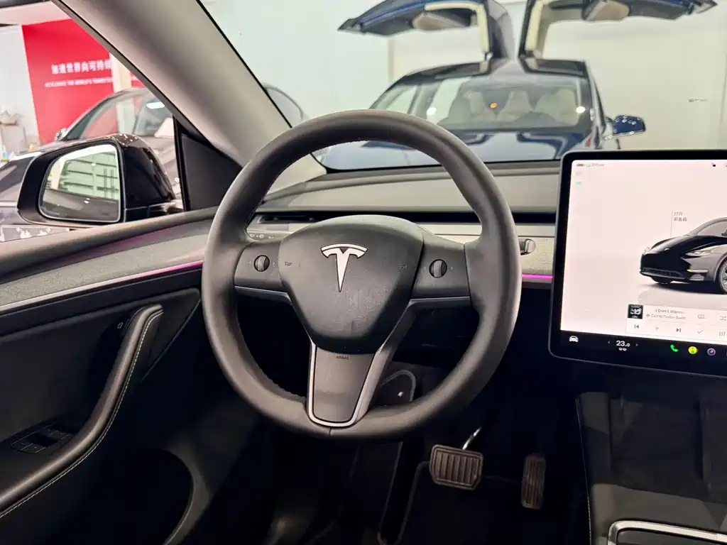 Tesla Model Y 2024 — фото 9
