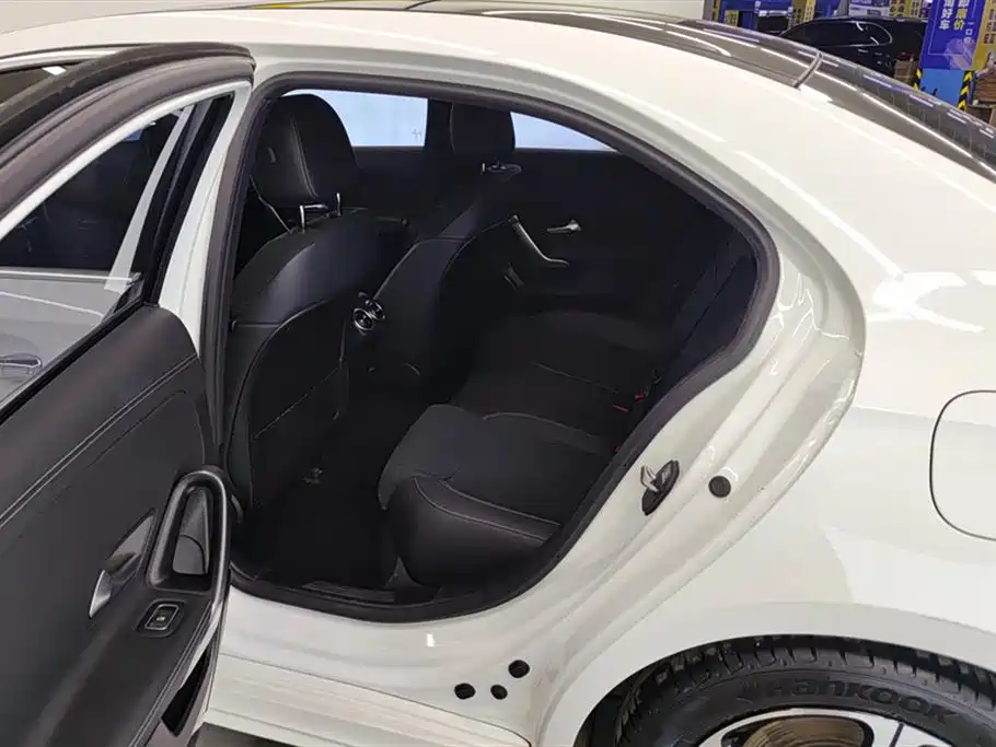 Mercedes-Benz A-Class 2023 — фото 11