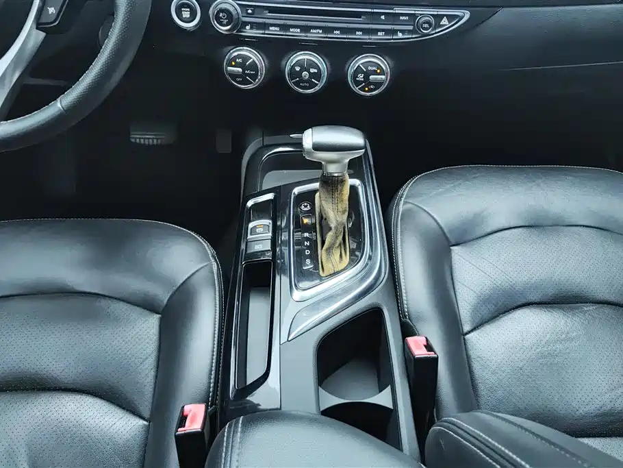 GAC Motor Trumpchi GA6 2017 — фото 16