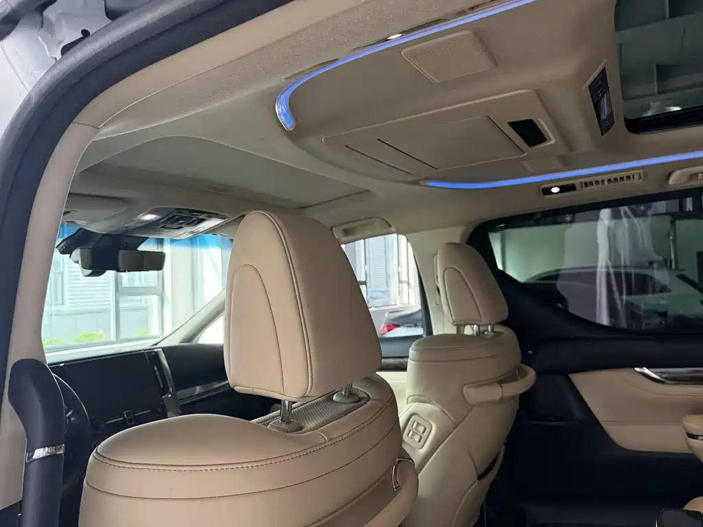 Toyota Vellfire 2021 — фото 17
