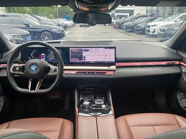 BMW i5 2024