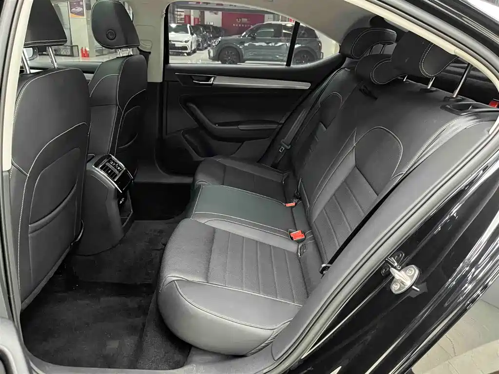 Skoda Superb 2025 — фото 14