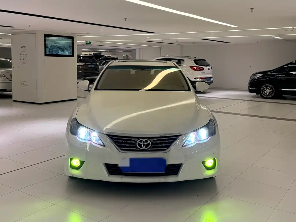Toyota Reiz 2013
