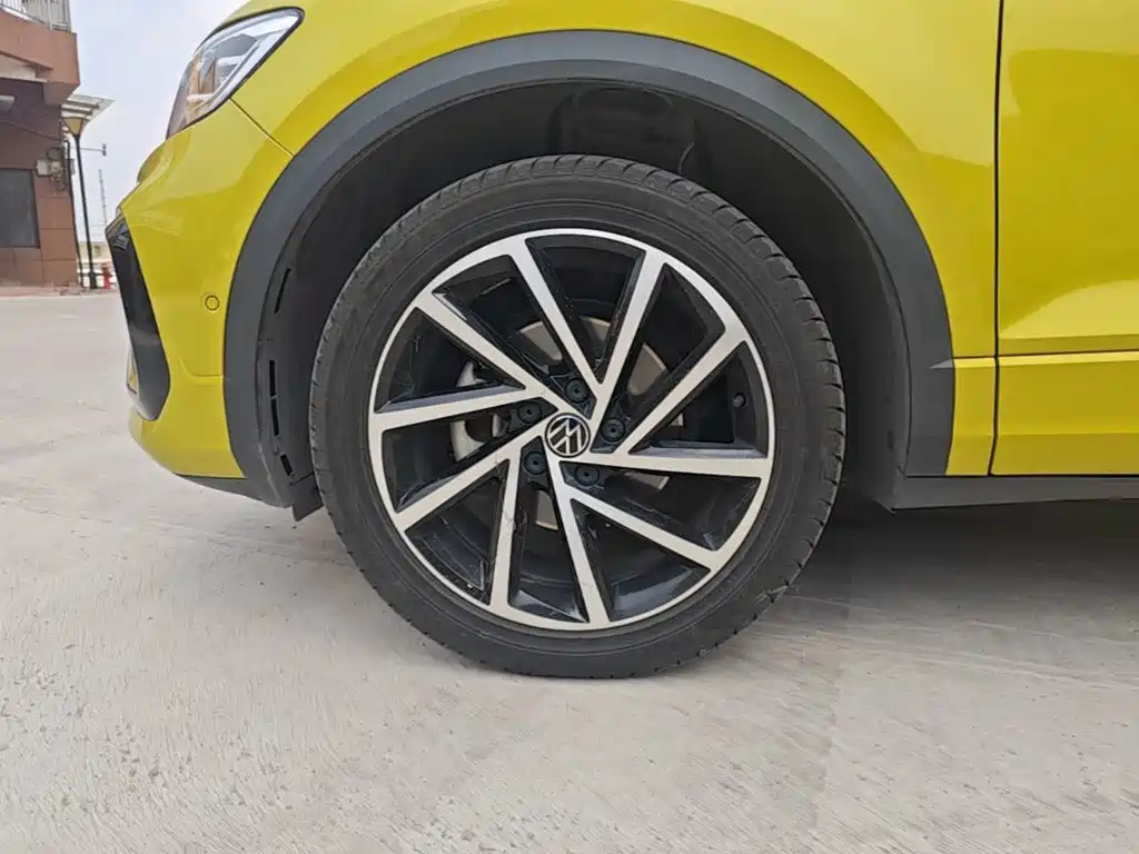 Volkswagen T-Roc 2023 — фото 23