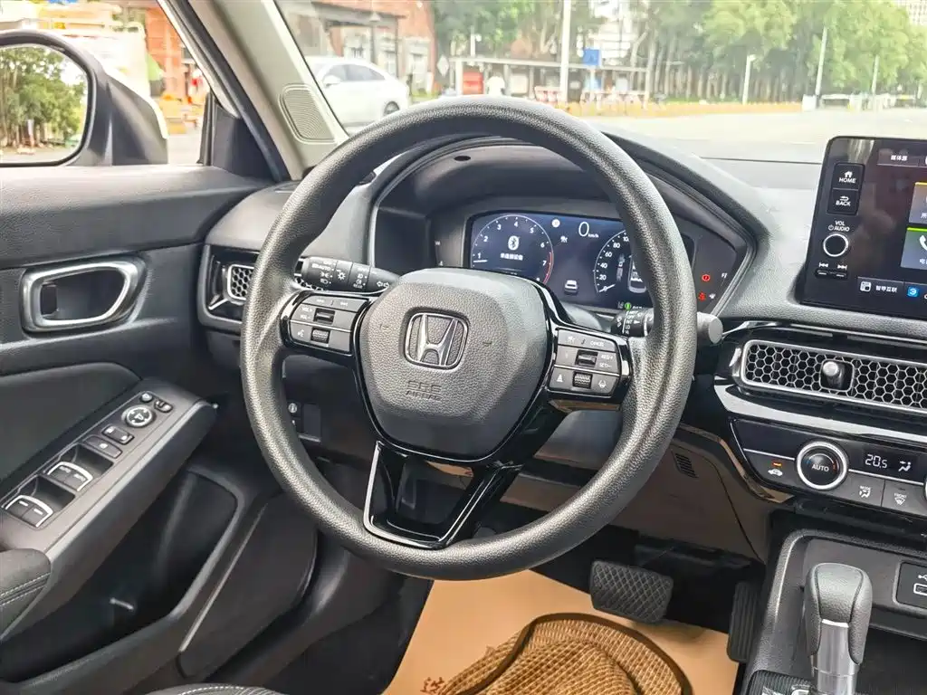 Honda Civic 2024 — фото 11