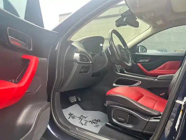 Jaguar F-PACE 2018