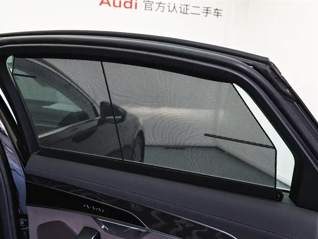 Audi A8 — фото 20