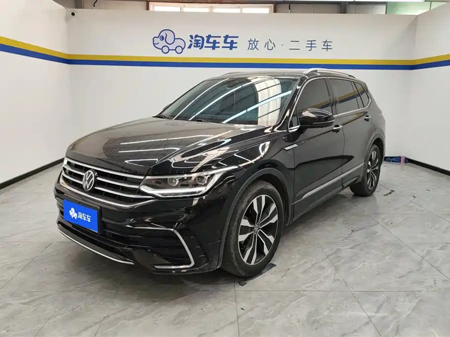 Volkswagen Tiguan L 2023 — фото 1