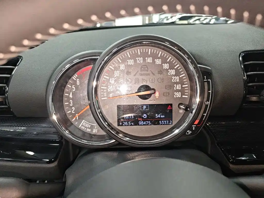 MINI Clubman 2019 — фото 12