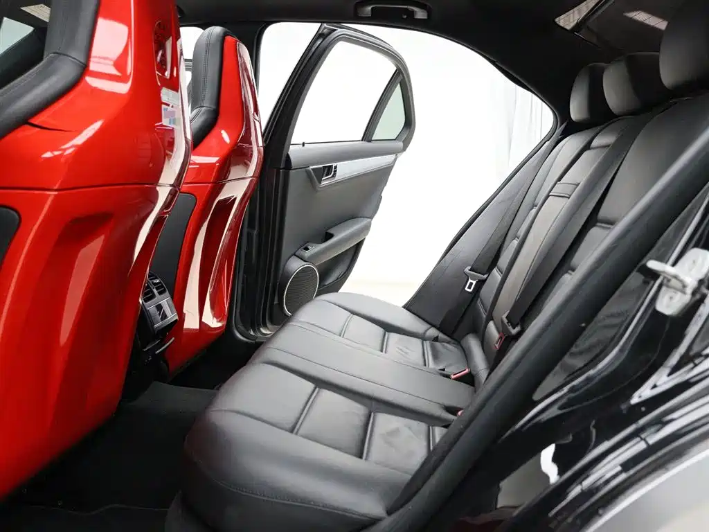 Mercedes-Benz C-Class AMG 2010 — фото 6