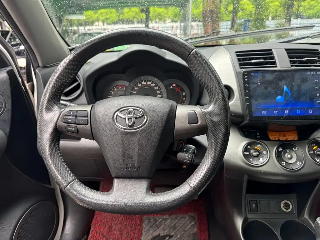Toyota RAV4 2013
