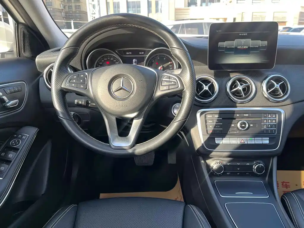 Mercedes-Benz GLA 2018 — фото 10