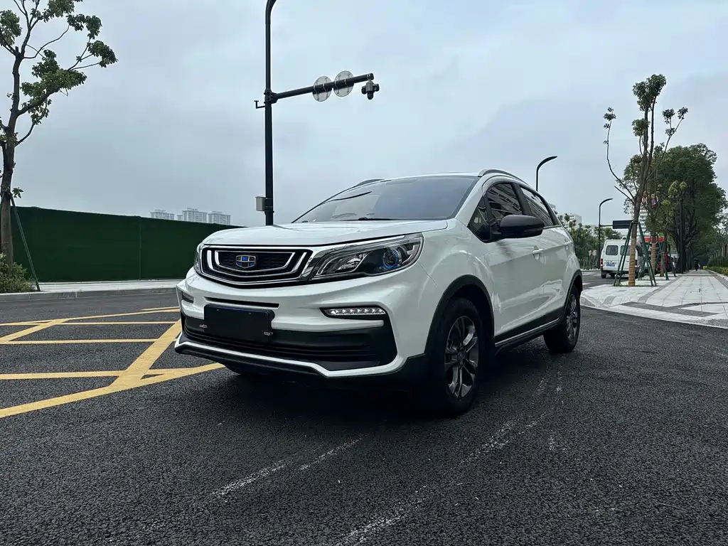 Geely Vision X3 2021 — фото 1