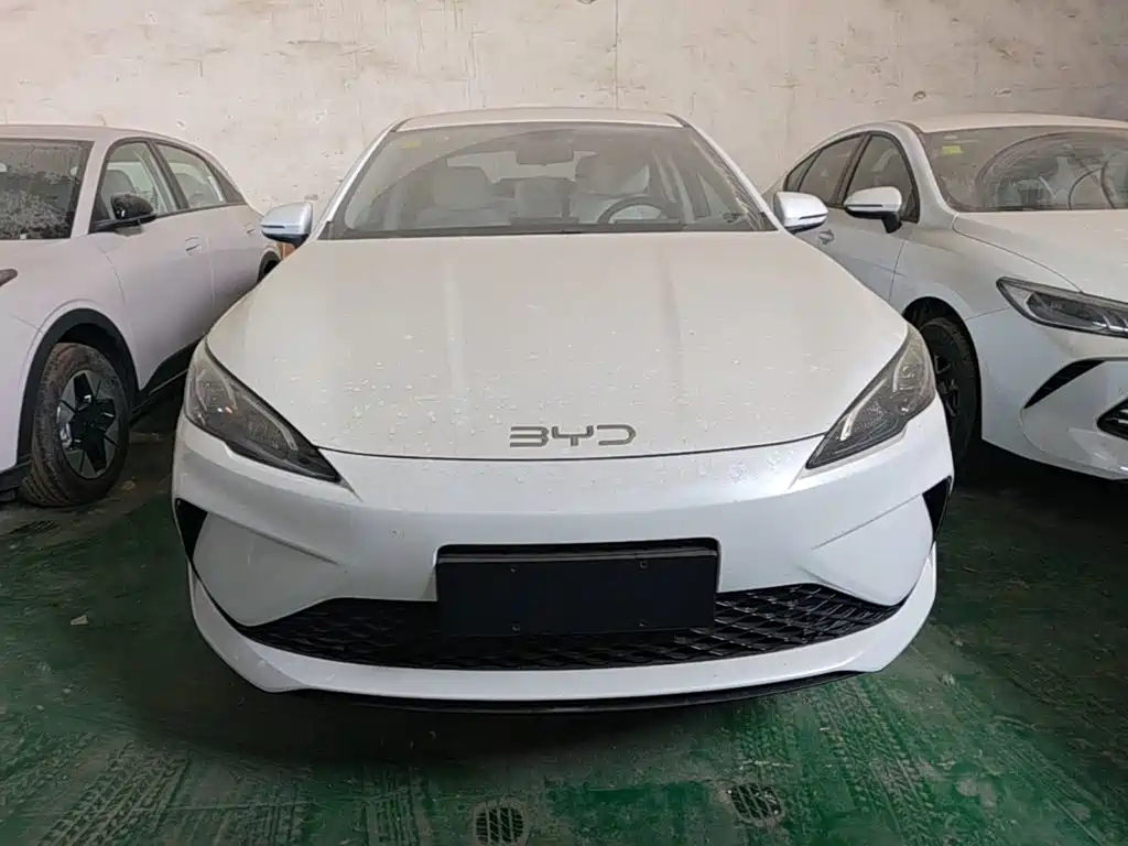 BYD Seal 05 DM-i 2026 — фото 3
