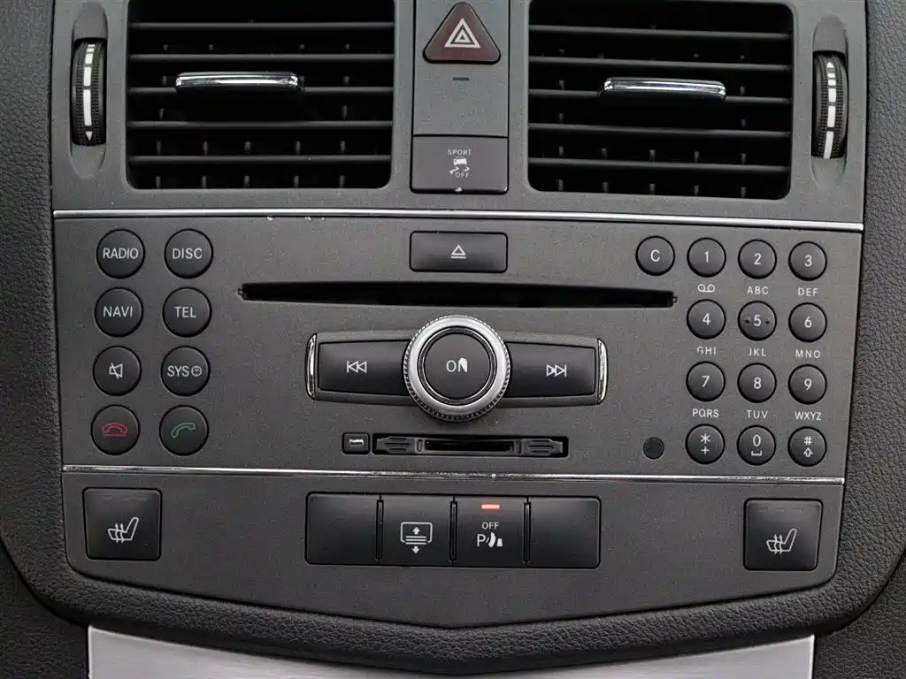Mercedes-Benz C-Class AMG 2010 — фото 17