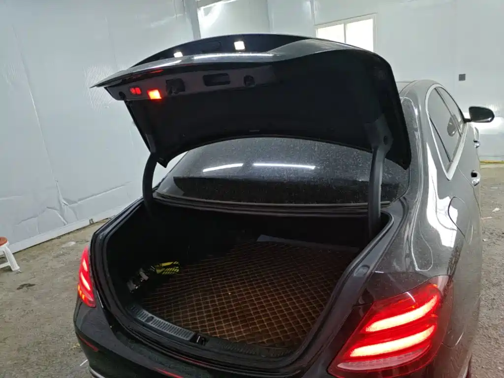 Mercedes-Benz E-Class 2019 — фото 19