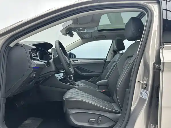Volkswagen Sagitar 2022