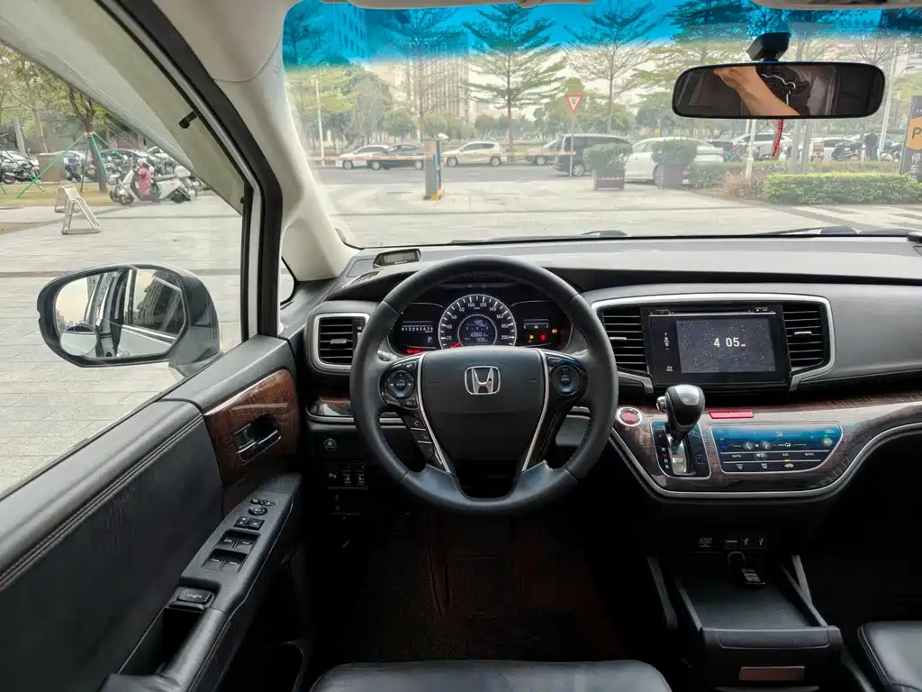 Honda Odyssey 2017 — фото 11