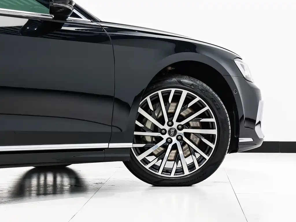 Audi A8 2025 — фото 28