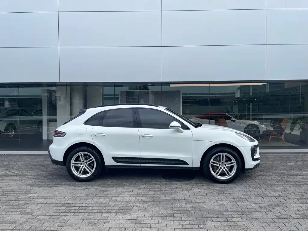 Porsche Macan 2023 — фото 3