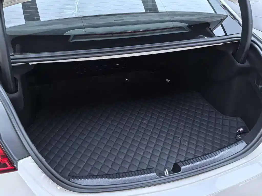 Mercedes-Benz C-Class 2023 — фото 26