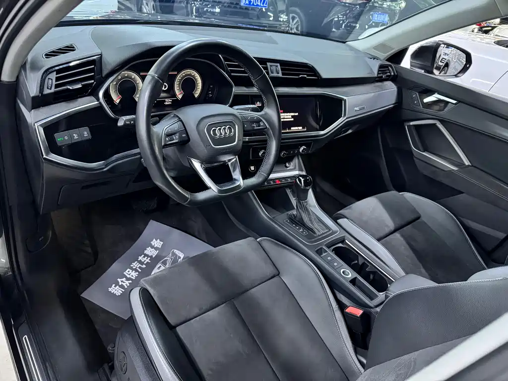 Audi Q3 2023 — фото 14