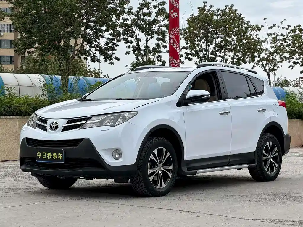 Toyota RAV4 2014 — фото 1