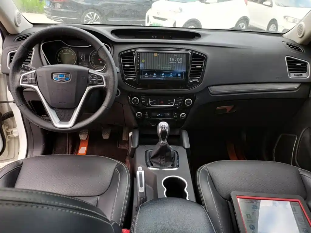 Geely Vision X6 2017 — фото 10