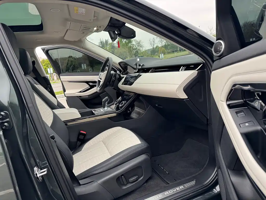 Land Rover Evoque 2022 — фото 12