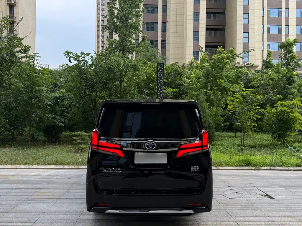 Toyota Alphard 2023