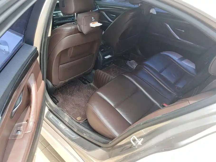 BMW 5 Series 2016 — фото 11