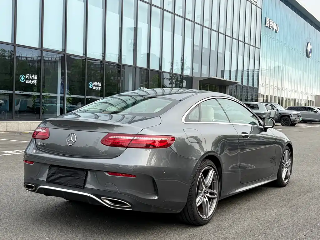 Mercedes-Benz E-Class 2020 — фото 17