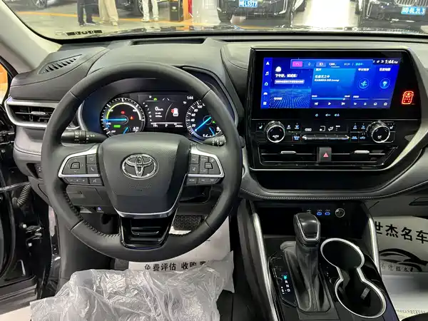 Toyota Highlander 2021