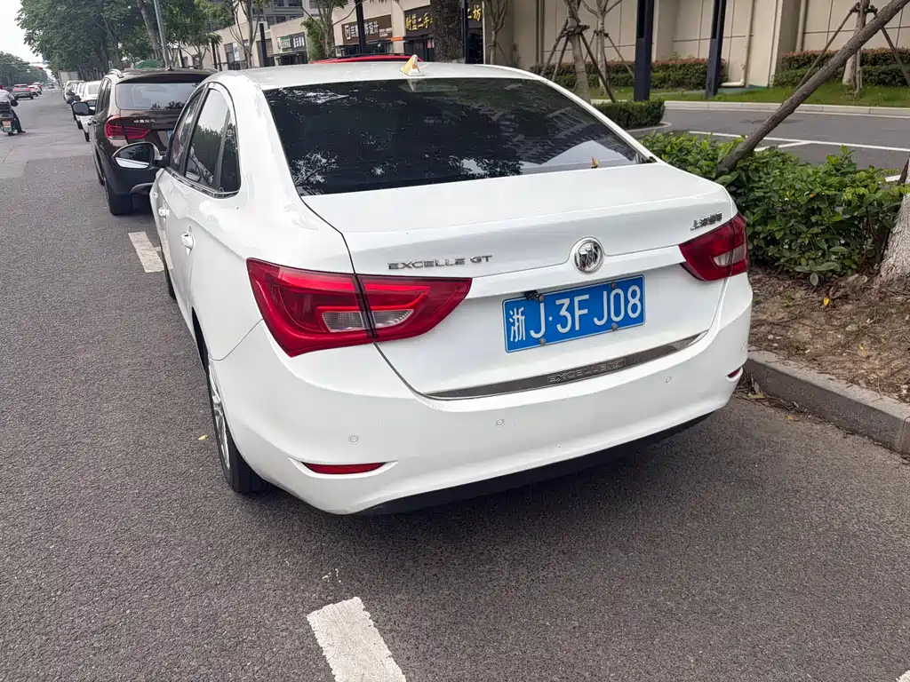 Buick Excelle 2015 — фото 7