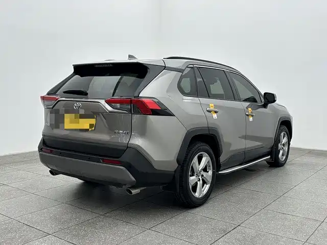 Toyota RAV4 2020 — фото 6