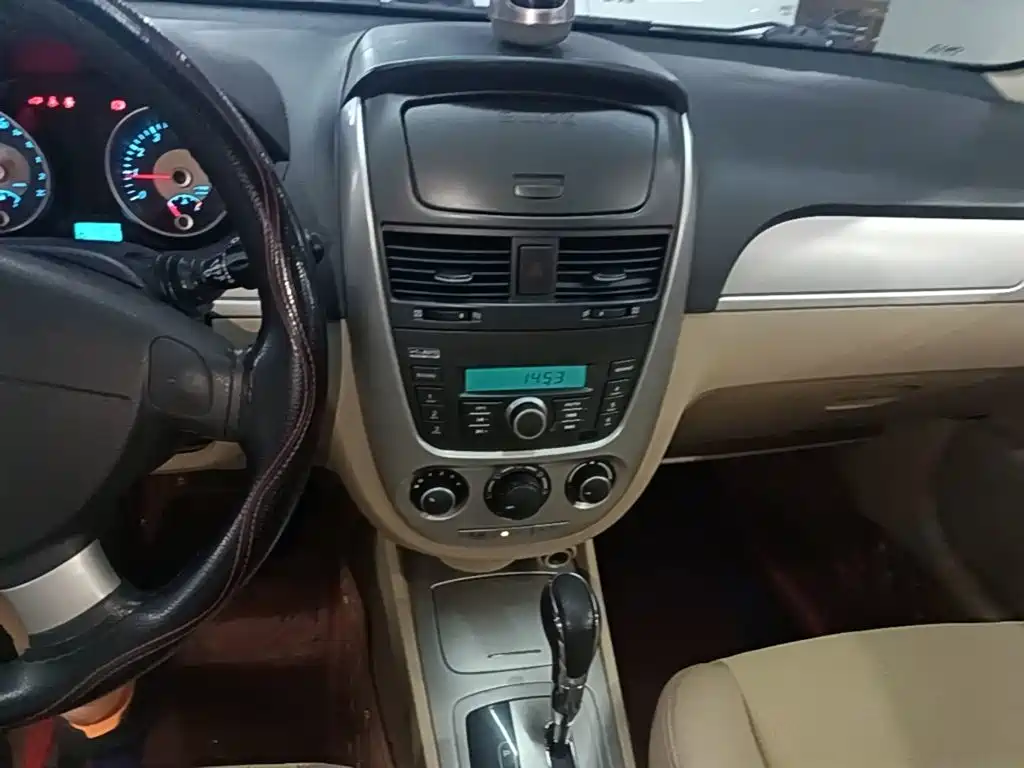 Buick Excelle 2015 — фото 13