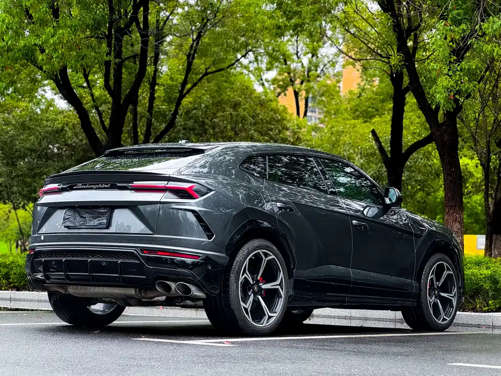 Lamborghini Urus 2019 — фото 7