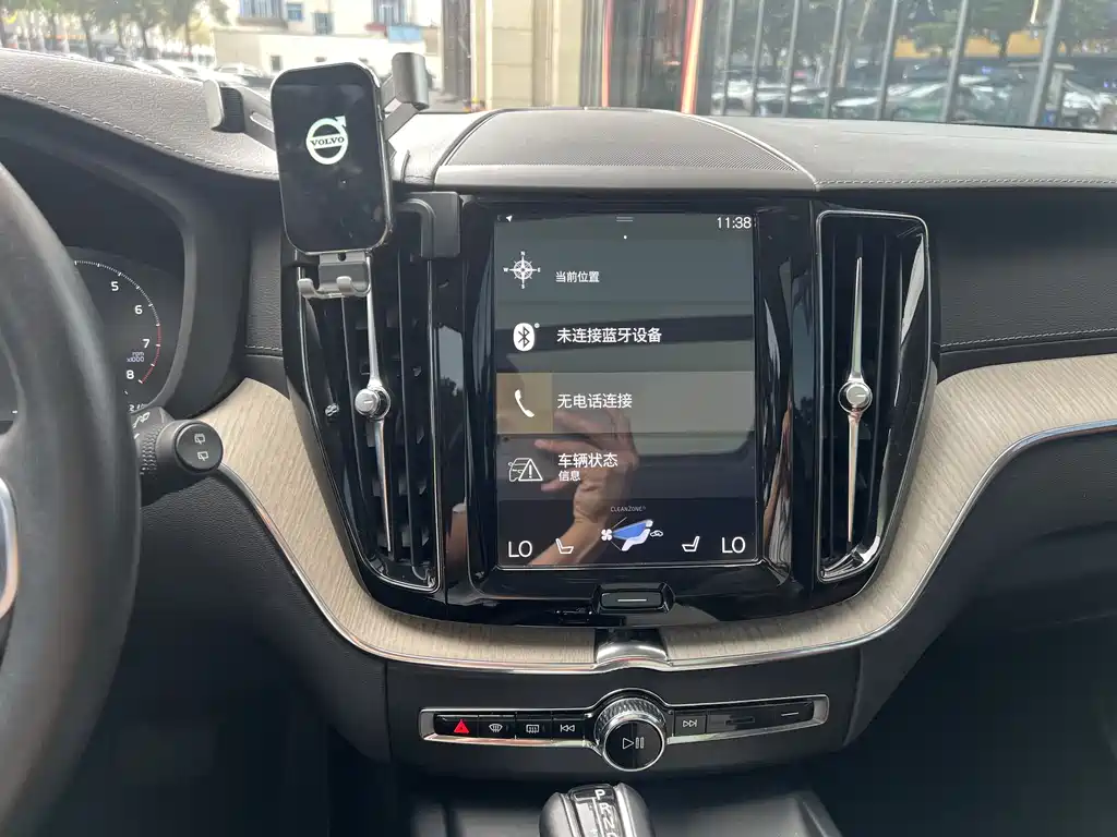 Volvo XC60 2020 — фото 13