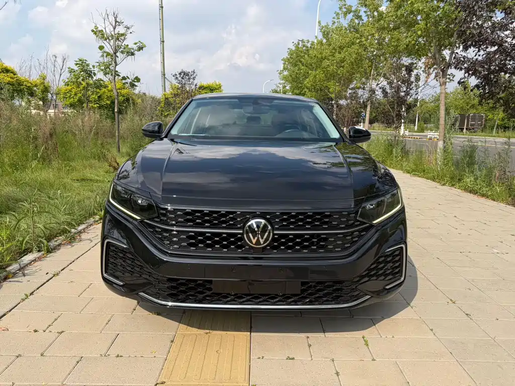 Volkswagen Passat 2023