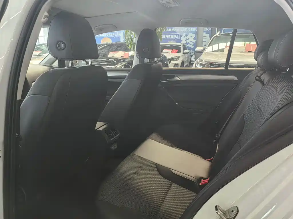 Volkswagen Golf 2020