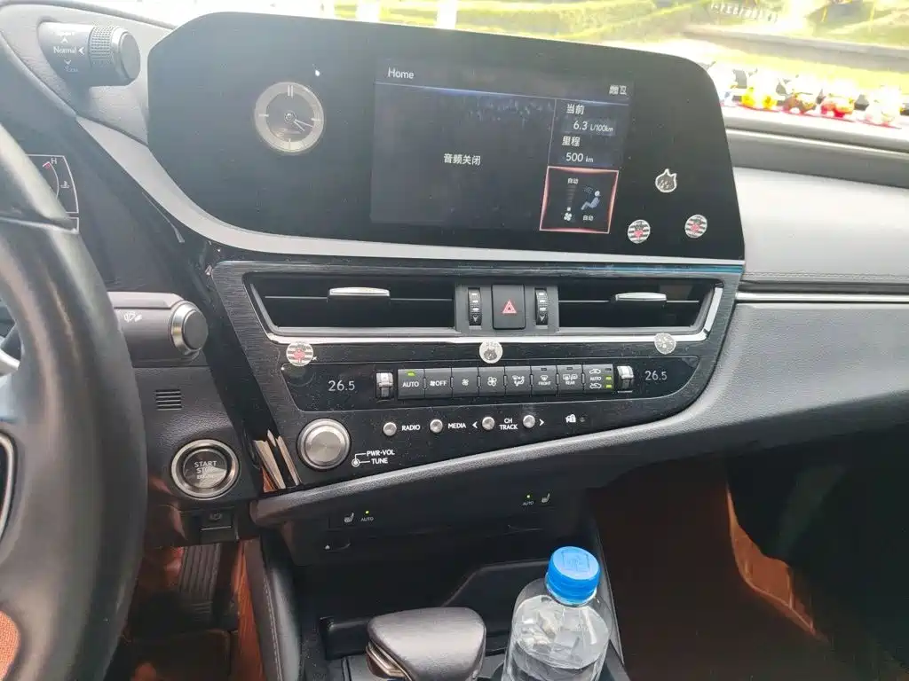 Lexus ES 2022