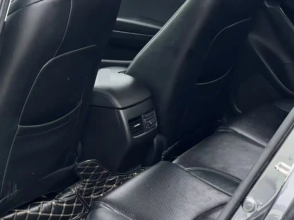 Mazda 3 Axela 2019 — фото 17