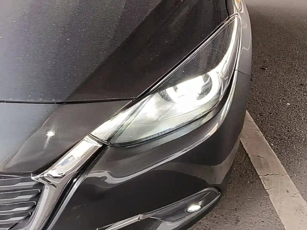 Mazda 3 Axela 2019 — фото 24