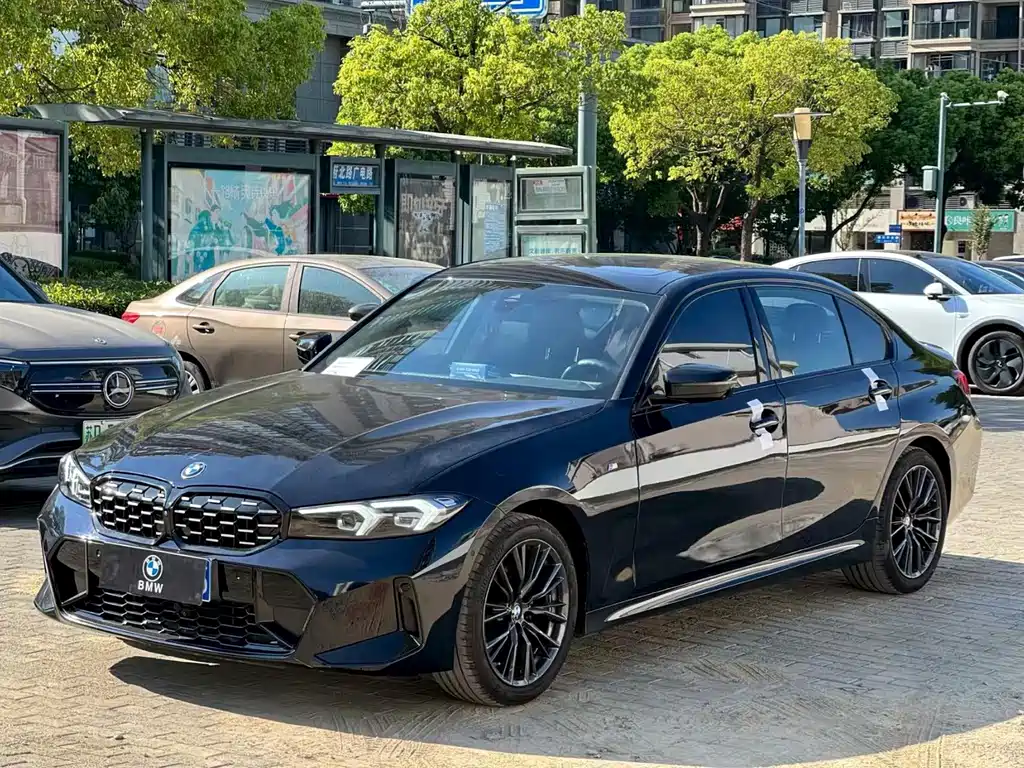 BMW 3 Series 2023 — фото 1