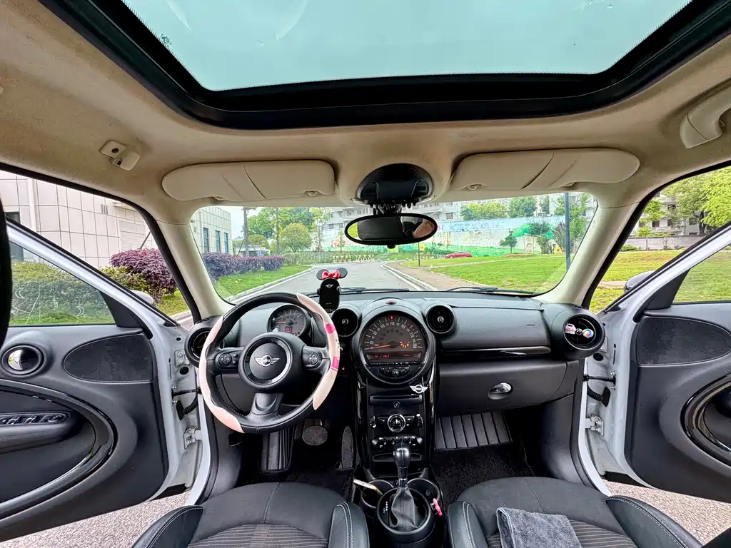 MINI Countryman 2015 — фото 11