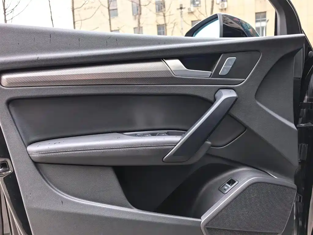 Audi Q5L 2023 — фото 12