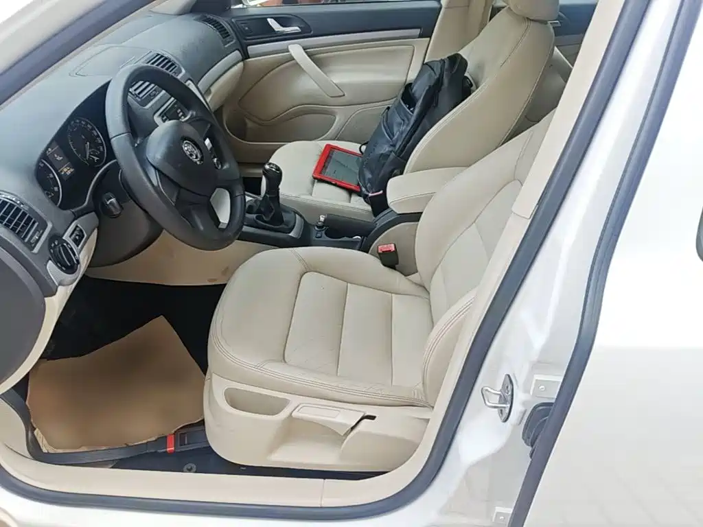 Skoda Octavia 2015 — фото 15